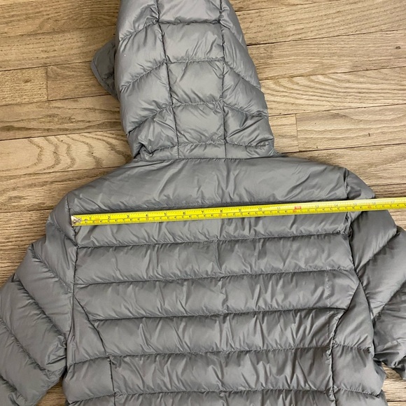 NWT Quince Silver/Gray Hooded Lightweight Down Puffer Jacket Coat - M - Picture 7 of 11